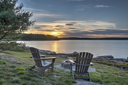 Just steps to the water with beautiful sunsets!