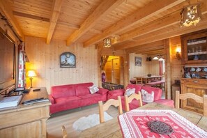 Interior - Traditional Alpine chalet for 11 guests in Montgenevre, pet-friendly (Montgenevre)
