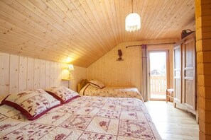 4 chambres, fer et planche à repasser, lit parapluie, Wi-Fi gratuit