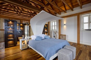 1 bedroom, in-room safe, iron/ironing board, free WiFi - Private Oceanfront luxurious city villa with private pool & beach (Willemstad)