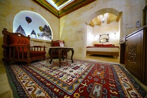 Economic Room (without window) | Egyptian cotton sheets, premium bedding, minibar, individually decorated - Balloon Cave Hotel (Nevsehir)