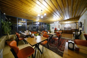 Free daily local cuisine breakfast 
