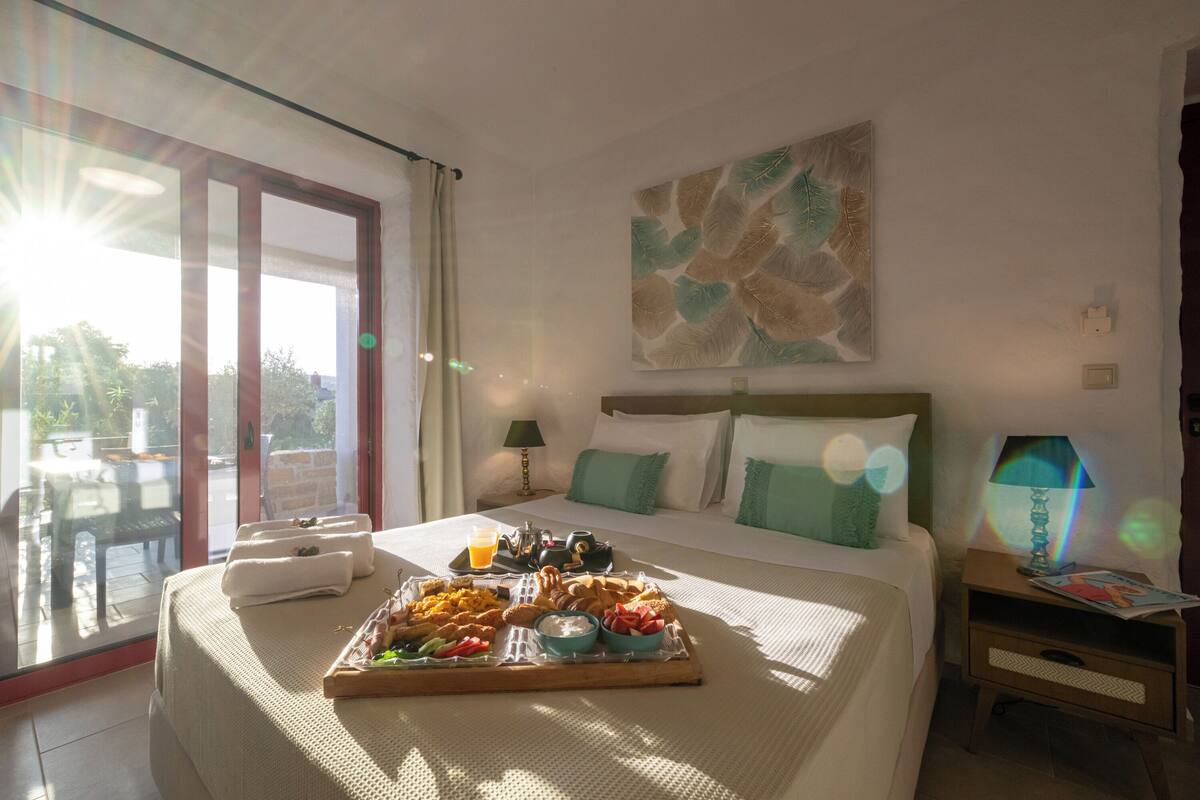 Superior Queen Apartment | Skrivebord, barnesenger (inkludert), wi-fi (inkludert) og sengetøy