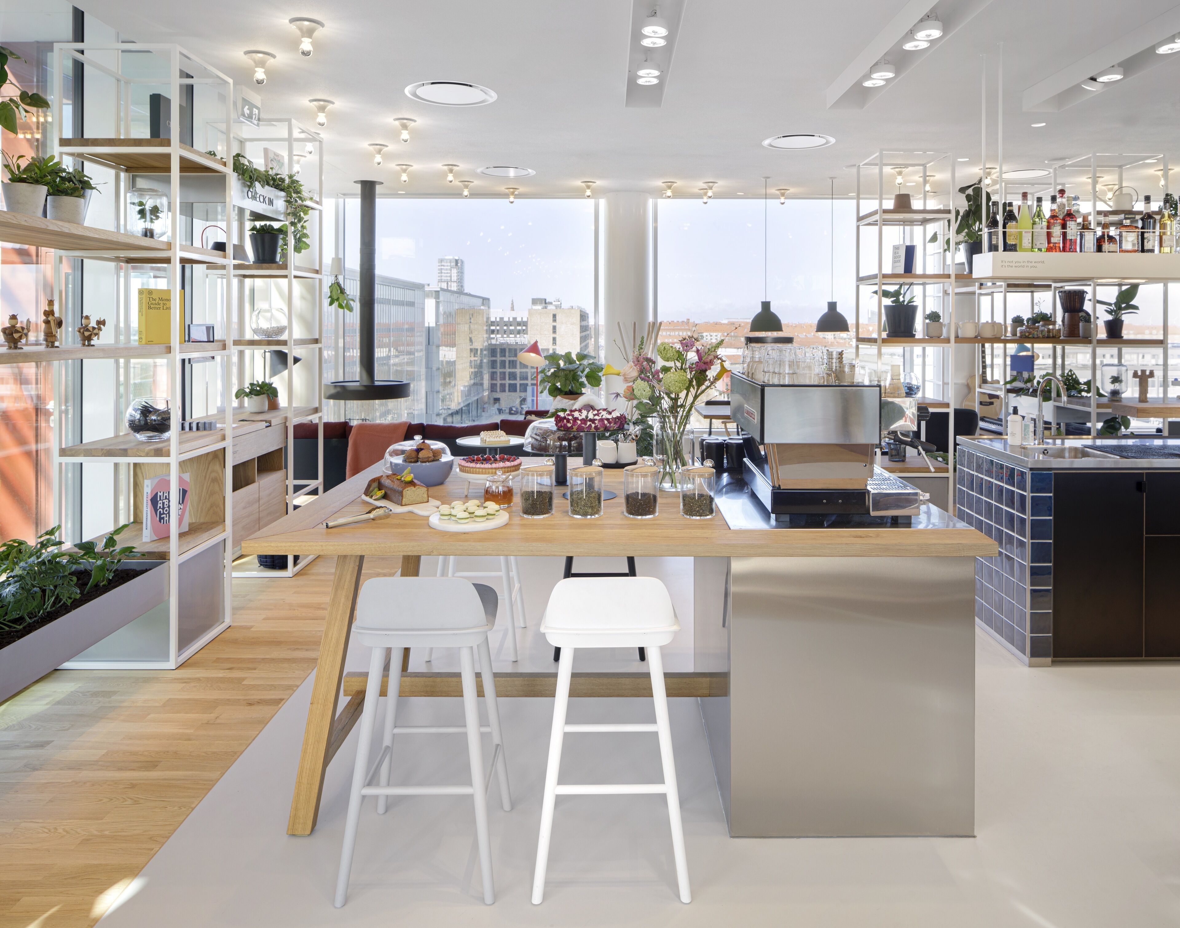 daily buffet breakfast (dkk 150 per person)