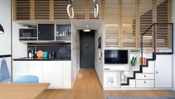 Zoku Loft Garden View | Private kitchen | Espresso maker, coffee/tea maker, electric kettle
