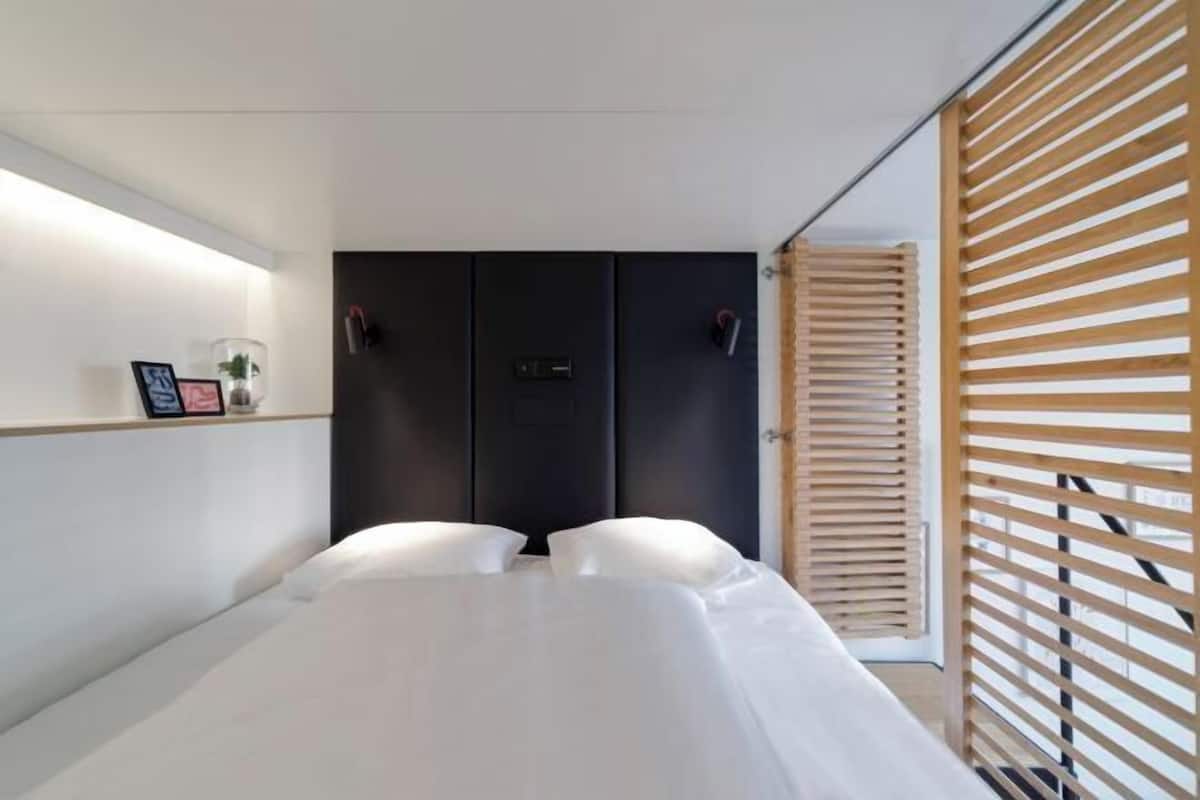 1 slaapkamer, luxe beddengoed, een kluis op de kamer, een bureau