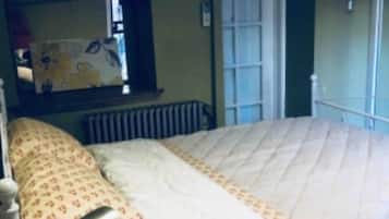 Apartamento, 1 habitación | 1 dormitorio, tabla de planchar con plancha, ropa de cama