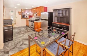 Apartment, 1 Bedroom | Private kitchen | Fridge, microwave, oven, stovetop - Oasis Close to NYC (Jersey City)