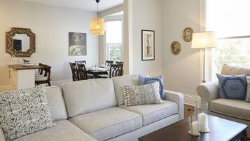 House, 4 Bedrooms | Living area | TV, Netflix