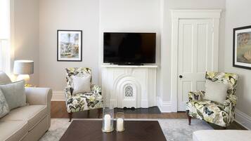 House, 4 Bedrooms | Living area | TV, Netflix