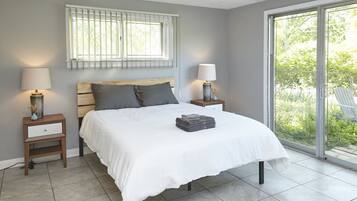 5 bedrooms, iron/ironing board, bed sheets