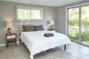 5 habitaciones, tabla de planchar con plancha y ropa de cama 