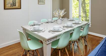 Prime Location! 5BR in Quaint Neighborhood!