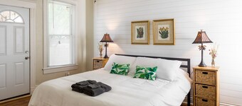 Fully renovated 4BR Bardstown / Highlands!