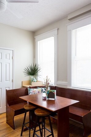 House, 4 Bedrooms | In-room dining - Fully renovated 4BR Bardstown / Highlands! (Louisville)