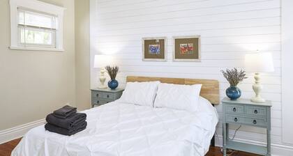 Heart of Highlands! 3BR Loft!