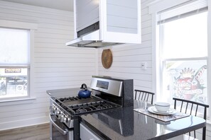 House, 3 Bedrooms | Private kitchen | Fridge, microwave, oven, stovetop - Heart of Highlands! 3BR Loft! (Louisville)