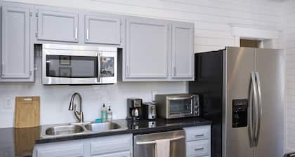 Heart of Highlands! 3BR Loft!