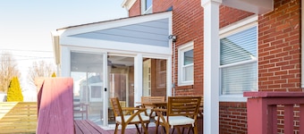 Spacious 6BR /2.5 Bath in Highlands!