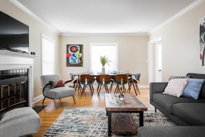 TV, fireplace, Netflix