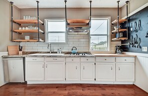 Geladeira, fogão, cooktop, lava-louças