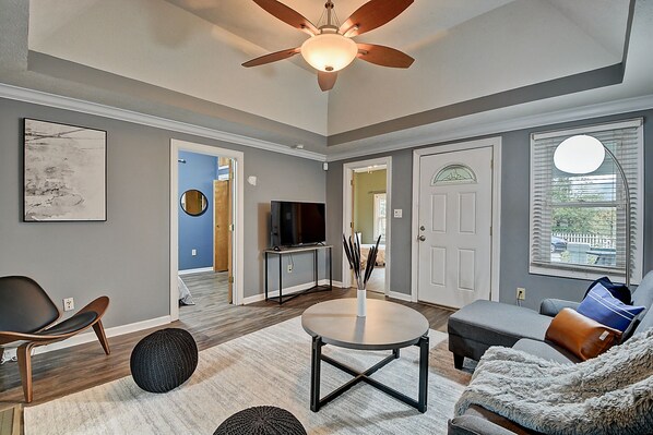 House, 3 Bedrooms | Living area