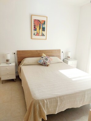 2 chambres, bureau, fer et planche à repasser, Wi-Fi gratuit