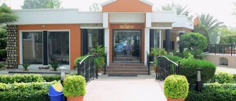 Majoituspaikan sisäänkäynti