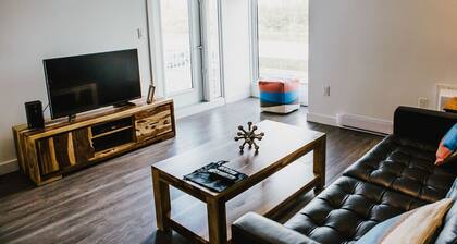 2BR Retreat with Gym, near Assiniboine Park Trails