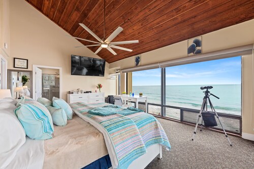Bathtub Beach Retreat: 8BR/4BA Ocean-to-River w/heated pool +Elevator Discounts!