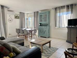 Smart TV - Luxury inner-city apartment (Avignon)