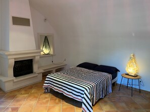 5 bedrooms, free WiFi, bed sheets