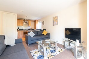 Apartment, Private Bathroom (11 Woodland Court) | Lounge - Apartment 11 (Worksop)