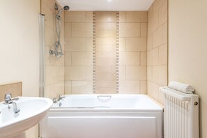 Panoramic-Apartment, eigenes Bad (11 Woodland Court) | Badezimmer
