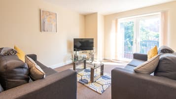 Apartemen, kamar mandi pribadi (11 Woodland Court) | Lounge