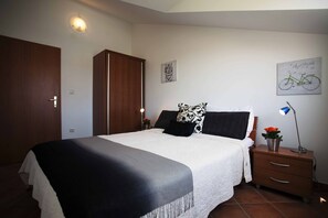 2 bedrooms, iron/ironing board, travel crib, free WiFi