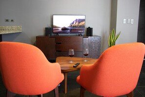 Smart TV de 42 pulgadas con canales vía satélite y televisión 