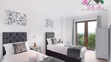 2 bedrooms, iron/ironing board, Internet, bed sheets