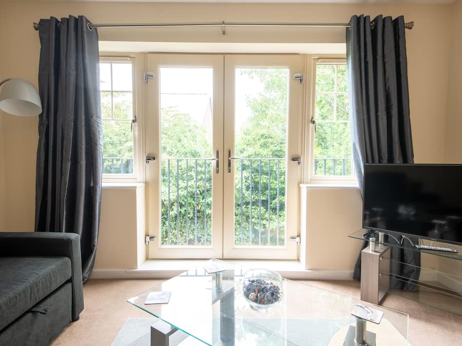 Apartment, Private Bathroom, Courtyard View | Lounge