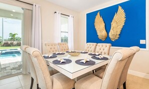 Dining - Vibrant Sun-Filled Villa with Gaming Loft at Encore (Kissimmee)