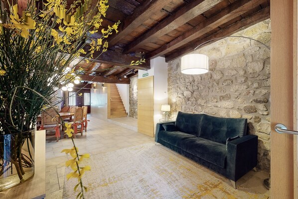 Télévision à écran plat de 50 pouces avec chaînes numériques, télévision