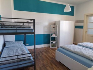 2 bedrooms, iron/ironing board, free WiFi, bed sheets - Ferienwohnung Felicity 85 m2 (Solingen)