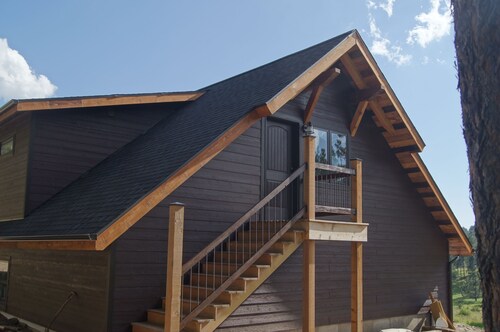 Elk Haven Vacation Cabins, Custer SD, The Blue Bird's Nest