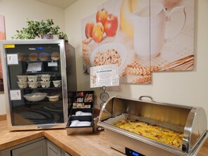 Free daily continental breakfast