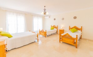 3 bedrooms, iron/ironing board, free WiFi, bed sheets