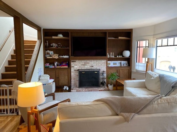 TV, fireplace, offices