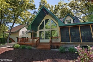 Exterior - Designer Cottage +Guesthouse on large private estate in Grand Beach with Hot Tub (New Buffalo)