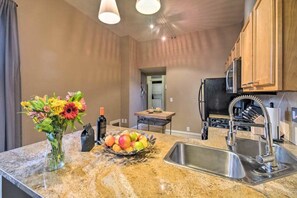 Fridge, microwave, oven, stovetop - Cheesman Park 2-Bed.1910 Charm W/Modern Flair. Great Location! (Denver)