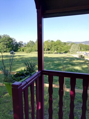 Property grounds - Trailer on the farm  (Chassagnes)