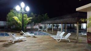 Piscine extérieure, piscine chauffée